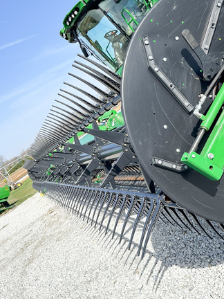 2019 John Deere 745FD Header Combine