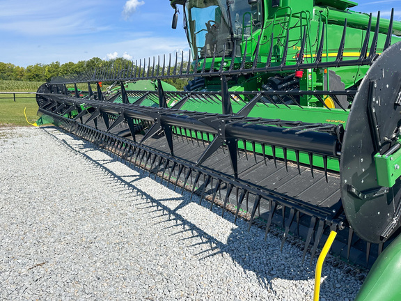 2020 John Deere 740FD Header Combine