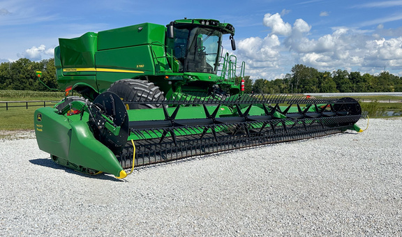 2020 John Deere 740FD Header Combine