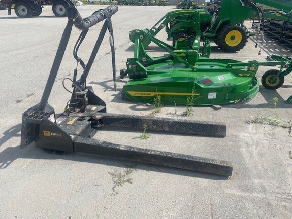 2022 John Deere NF44 Pallet Fork