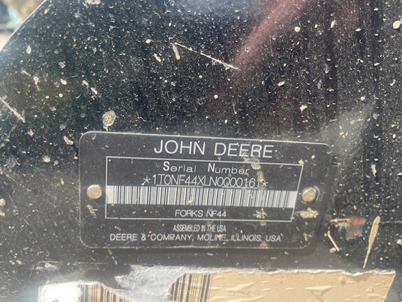 2022 John Deere NF44 Pallet Fork