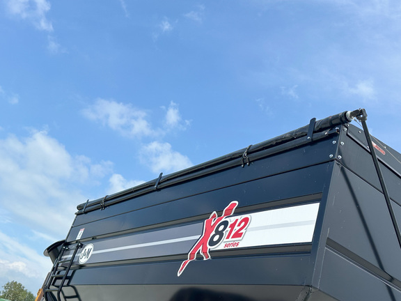 2025 J&M 812-18-LW Grain Cart
