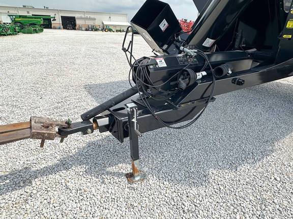 2025 J&M 812-18-LW Grain Cart