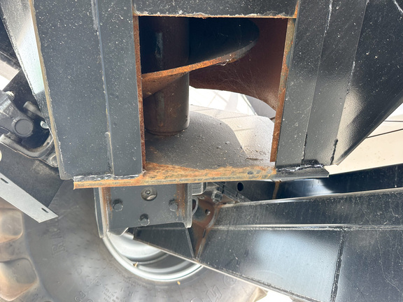 2025 J&M 812-18-LW Grain Cart