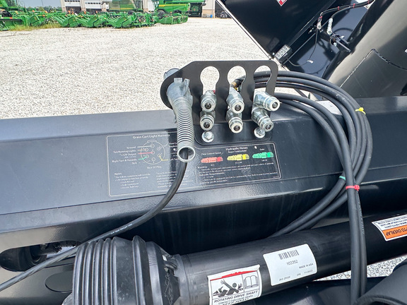 2025 J&M 812-18-LW Grain Cart