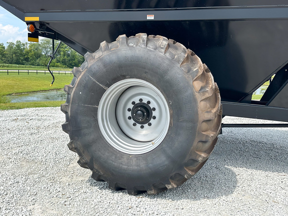 2025 J&M 812-18-LW Grain Cart