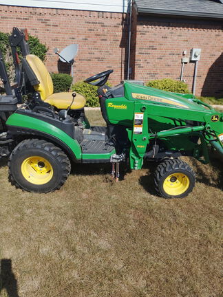 2016 John Deere 1025R Tractor Compact