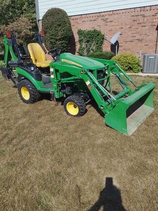 2016 John Deere 1025R Tractor Compact