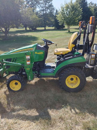 2016 John Deere 1025R Tractor Compact