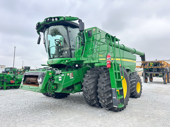 2022 John Deere S780 Combine