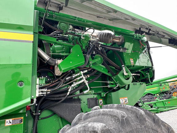 2022 John Deere S780 Combine
