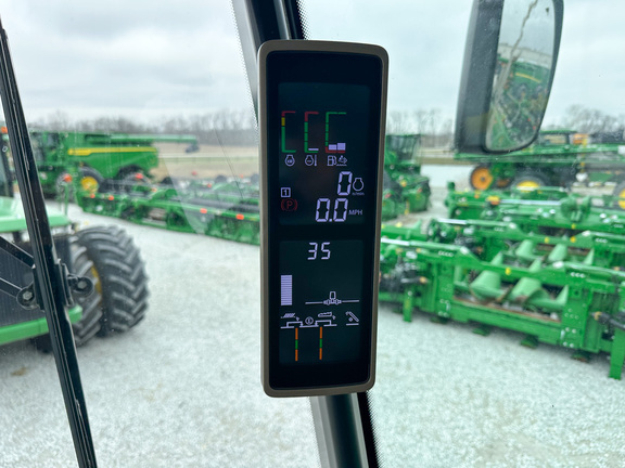 2022 John Deere S780 Combine