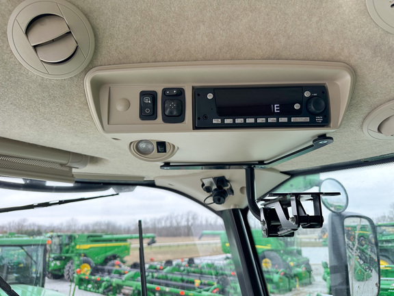 2022 John Deere S780 Combine