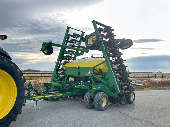 2003 John Deere 1690 Air Seeder