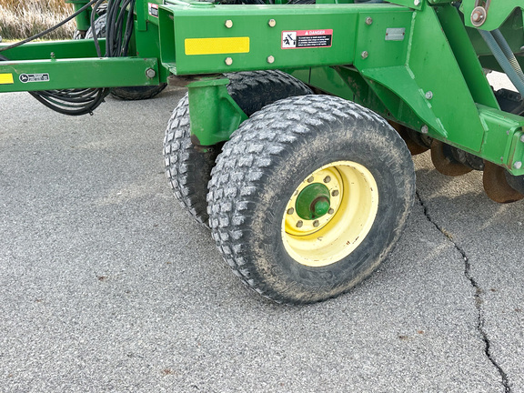 2003 John Deere 1690 Air Seeder