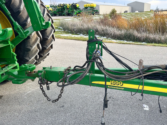 2003 John Deere 1690 Air Seeder