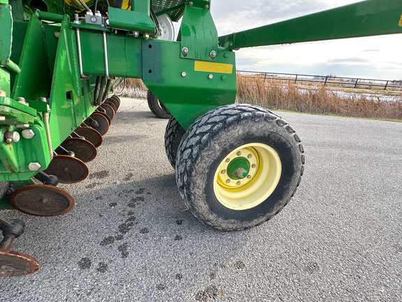 2003 John Deere 1690 Air Seeder