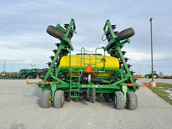 2003 John Deere 1690 Air Seeder