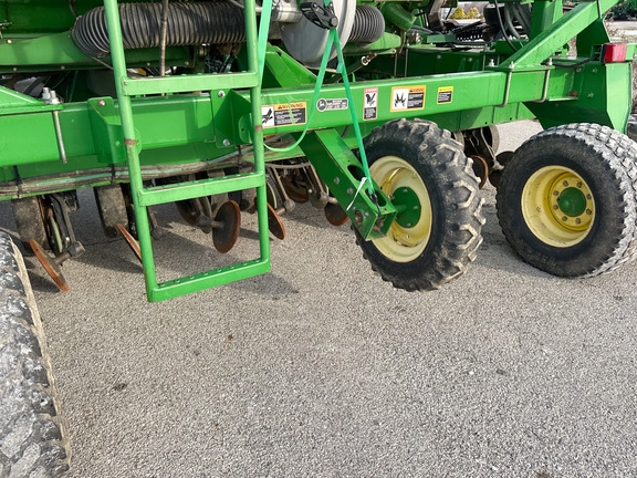 2003 John Deere 1690 Air Seeder