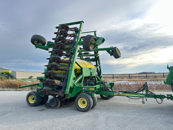 2003 John Deere 1690 Air Seeder