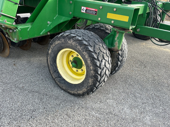 2003 John Deere 1690 Air Seeder