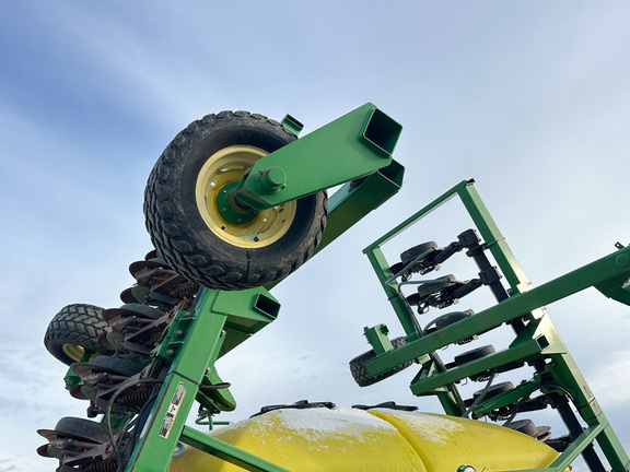 2003 John Deere 1690 Air Seeder