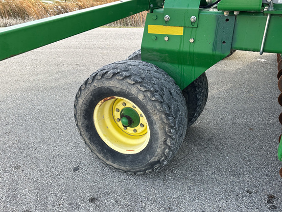 2003 John Deere 1690 Air Seeder