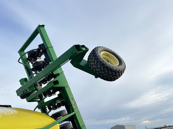 2003 John Deere 1690 Air Seeder