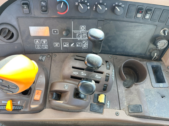 2009 John Deere 7630 Tractor