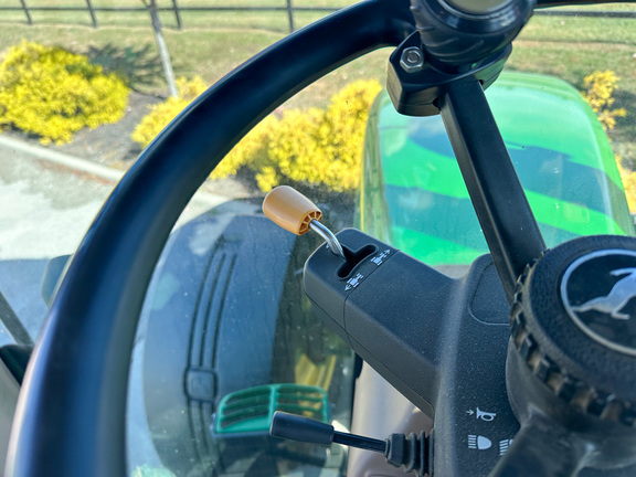 2009 John Deere 7630 Tractor