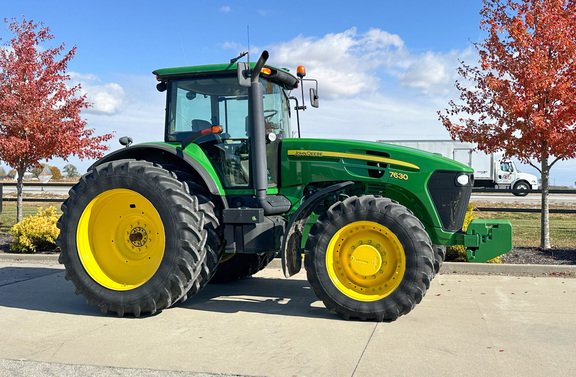 2009 John Deere 7630 Tractor