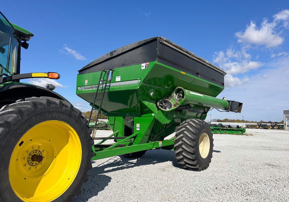 2010 Unverferth 8250 Grain Cart