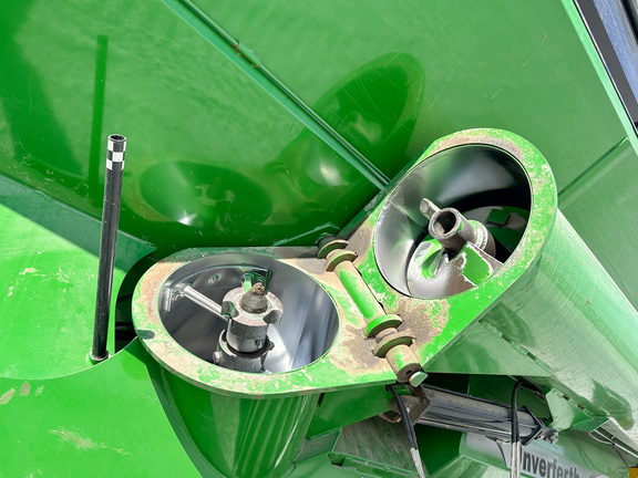 2010 Unverferth 8250 Grain Cart