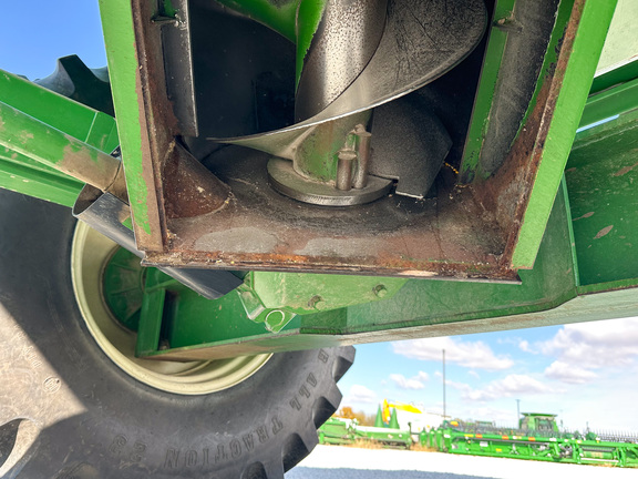 2010 Unverferth 8250 Grain Cart