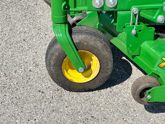 2021 John Deere Z950M Mower/Zero Turn