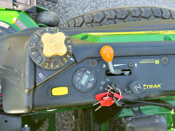2021 John Deere Z950M Mower/Zero Turn