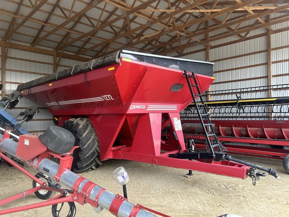 2018 Demco 1272 Grain Cart