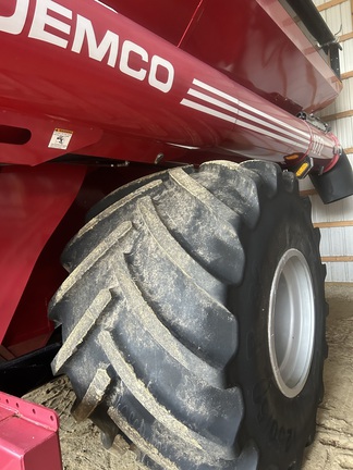 2018 Demco 1272 Grain Cart