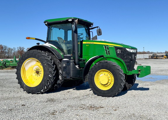 2012 John Deere 7230R Tractor