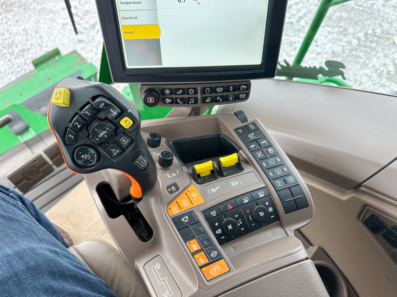 2019 John Deere S780 Combine