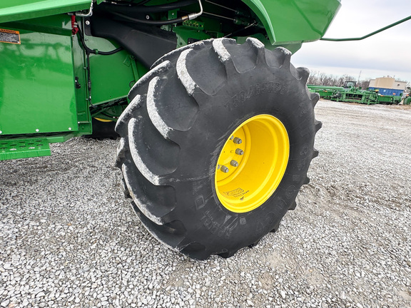 2019 John Deere S780 Combine