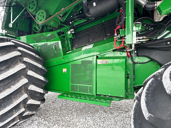2019 John Deere S780 Combine