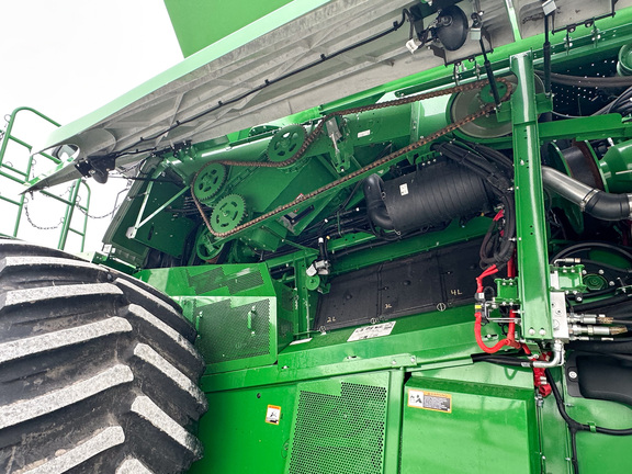 2019 John Deere S780 Combine