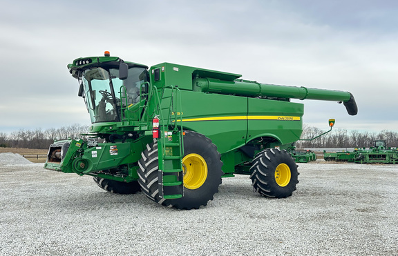 2019 John Deere S780 Combine