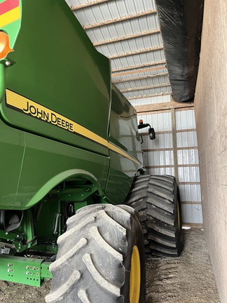 2014 John Deere S680 Combine