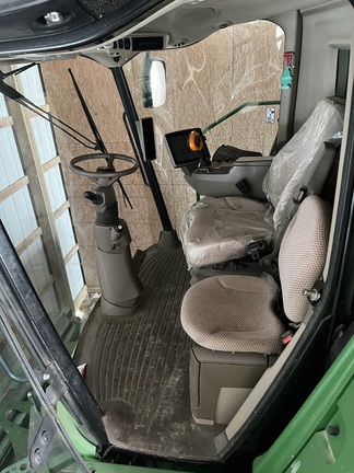 2014 John Deere S680 Combine