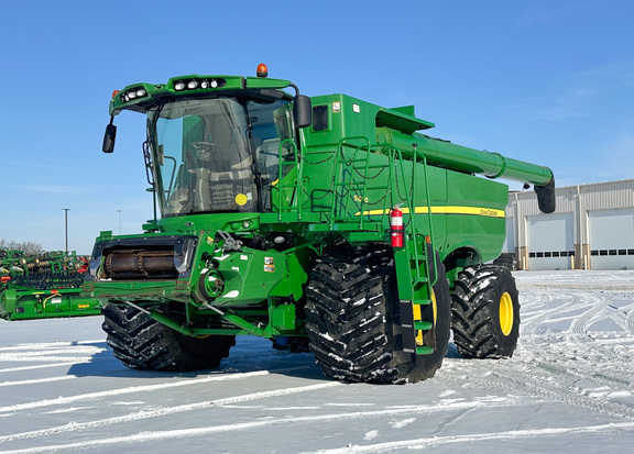 2014 John Deere S680 Combine