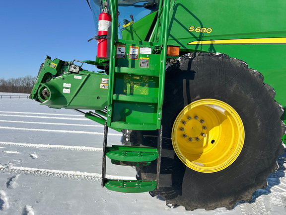 2014 John Deere S680 Combine