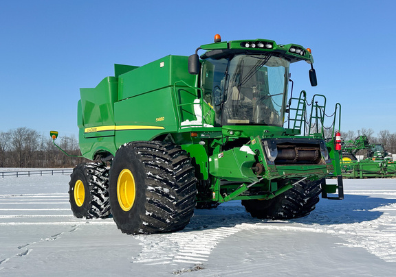 2014 John Deere S680 Combine