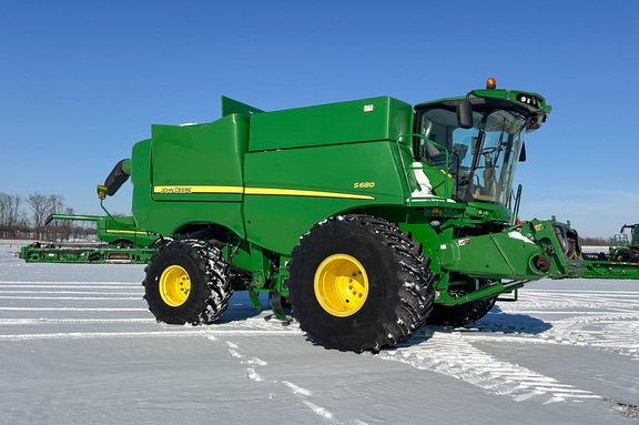 2014 John Deere S680 Combine